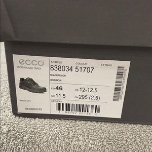 Men’s Ecco Rugged Track shoes. Black. Brand new!!!